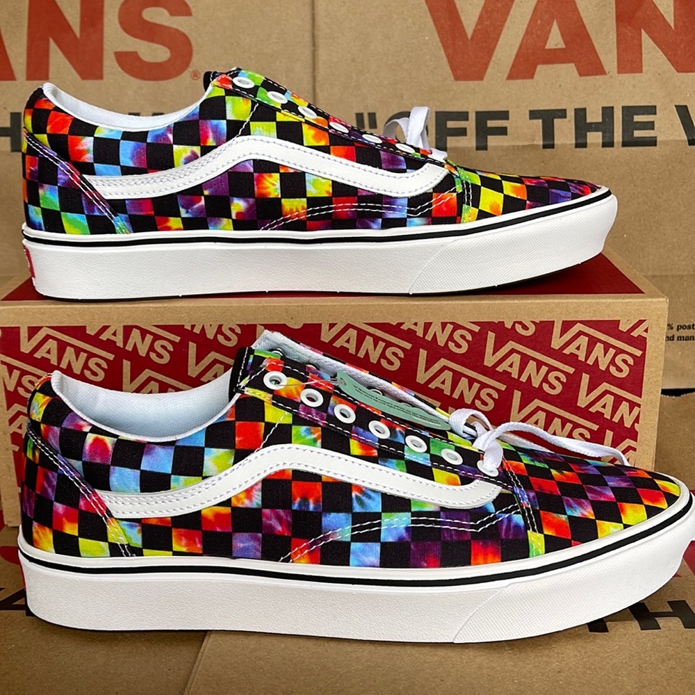Vans WMNS Comfycush Old Skool The Tie-Dye Checkerboard Black Sneakers - Picture 4 of 16